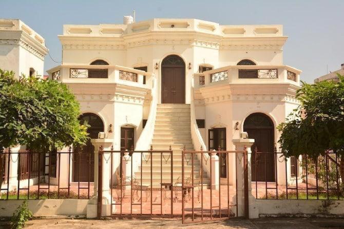 A Mansion Otel Kashipur Dış mekan fotoğraf
