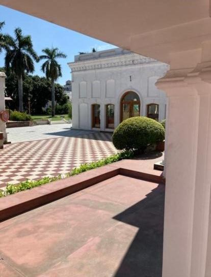 A Mansion Otel Kashipur Dış mekan fotoğraf