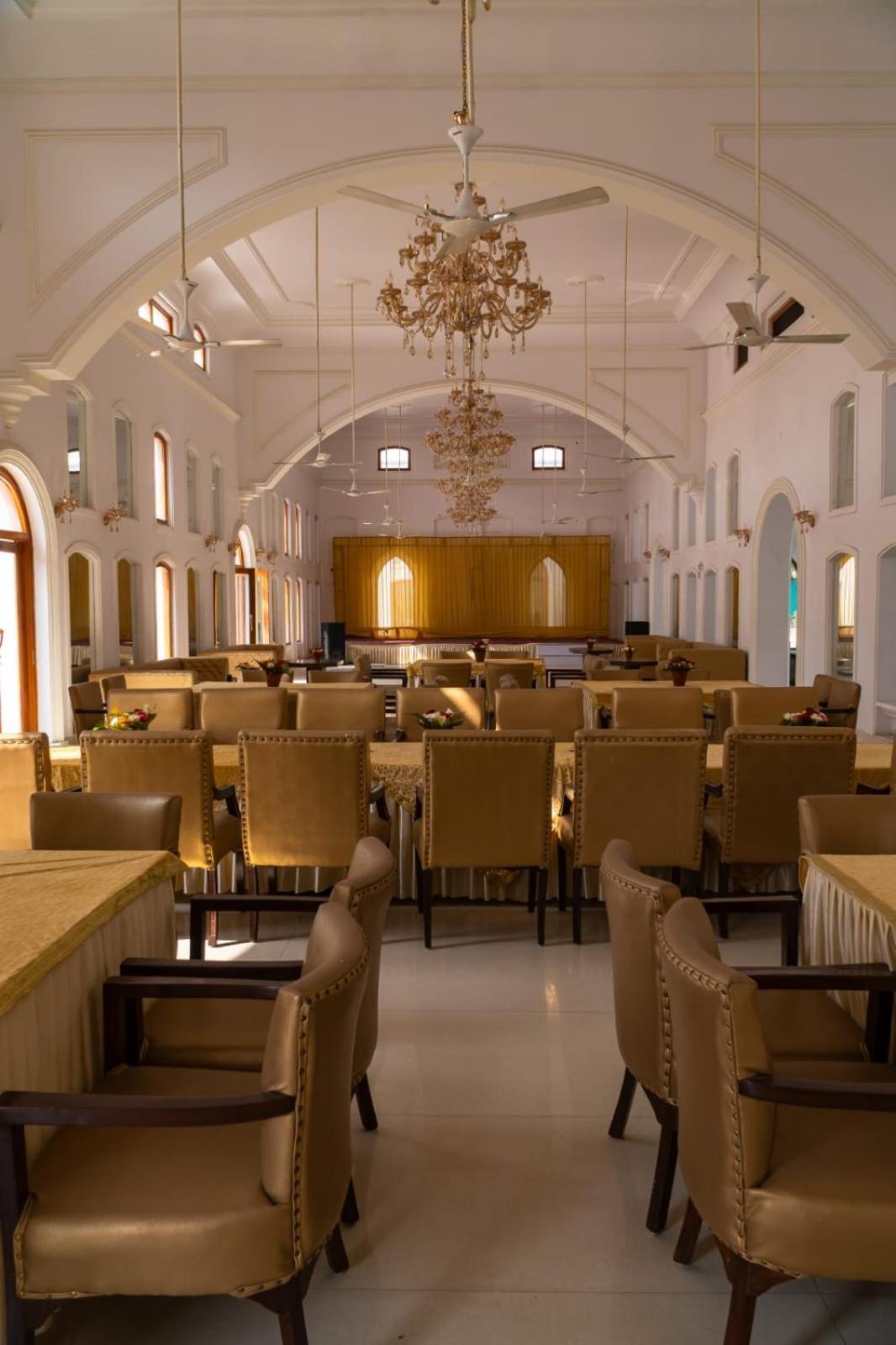 A Mansion Otel Kashipur Dış mekan fotoğraf