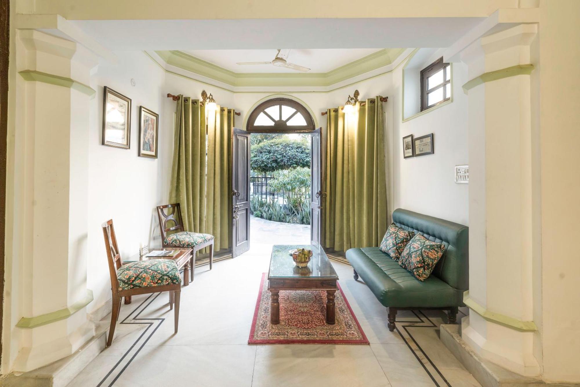 A Mansion Otel Kashipur Dış mekan fotoğraf